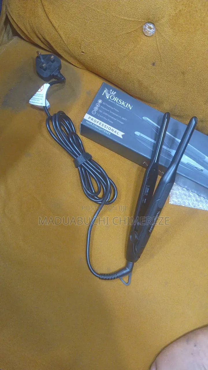 Professional Ceramic Hair Straightener – Fast Heating Smooth Hair