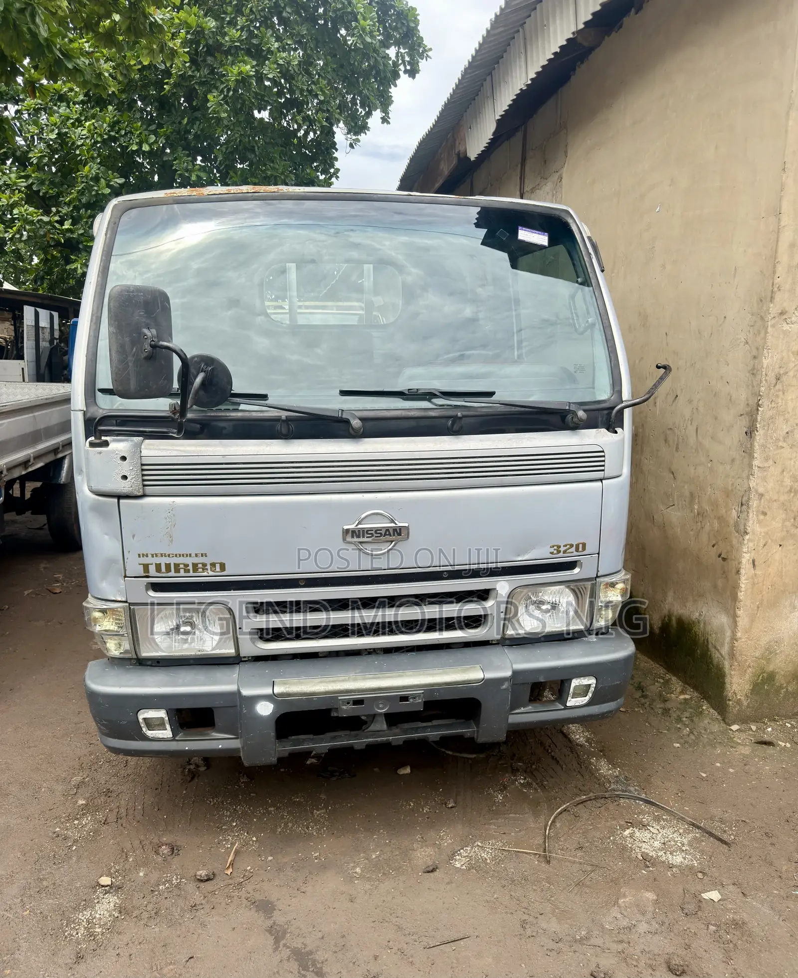 Nissan Cabstar Direct Hand ( Foreign Used ) Normal Hand Chilling a/C