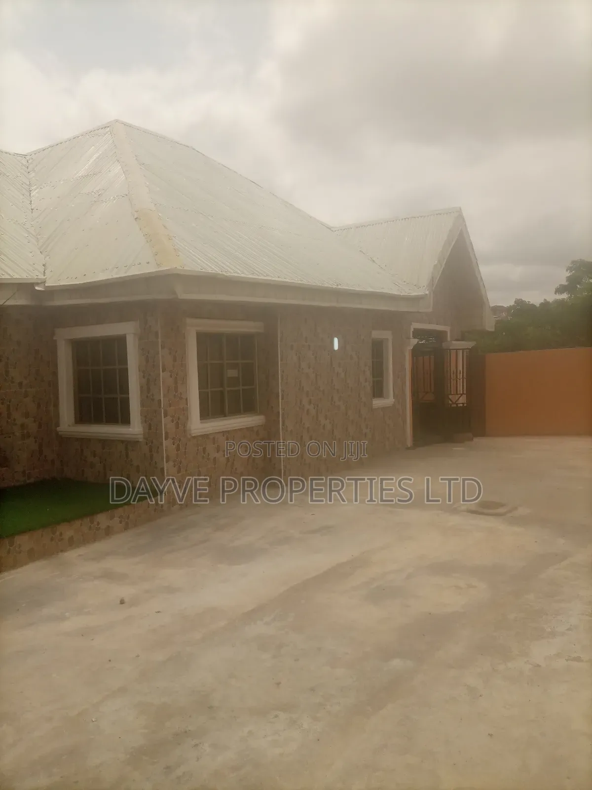 3bdrm Bungalow in Dutse-Alhaji for sale
