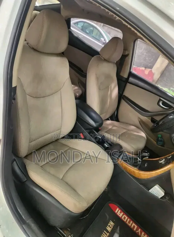 Hyundai Elantra 2013 White