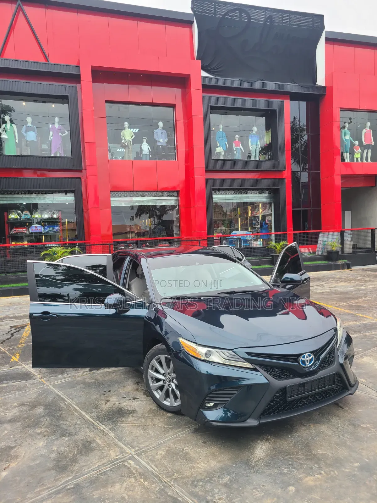Toyota Camry 2019 Blue