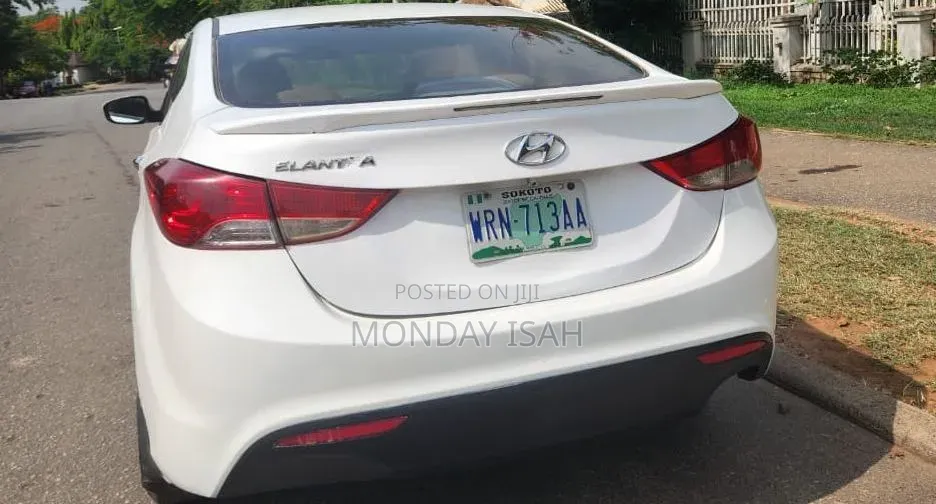 Hyundai Elantra 2013 White