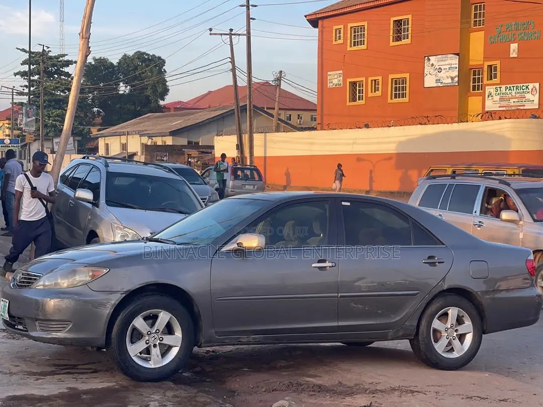 Toyota Camry LE 4dr Sedan (2.4L 4cyl 5A) 2006 Gray