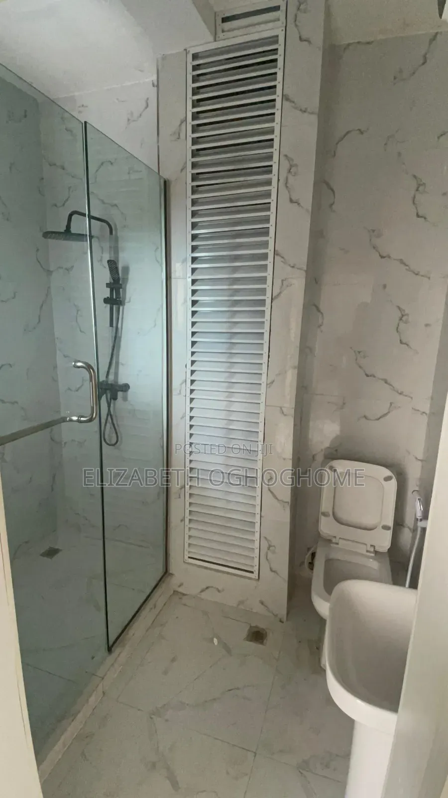 2bdrm Apartment in Lekki Phase 1 for rent
