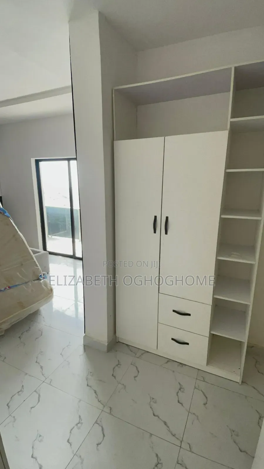 2bdrm Apartment in Lekki Phase 1 for rent
