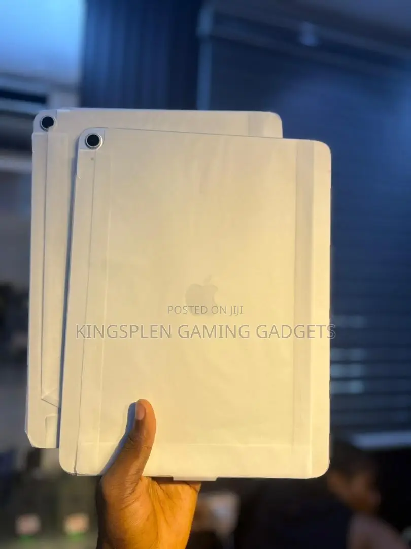New Apple iPad Air 11 (2026) 128 GB Silver