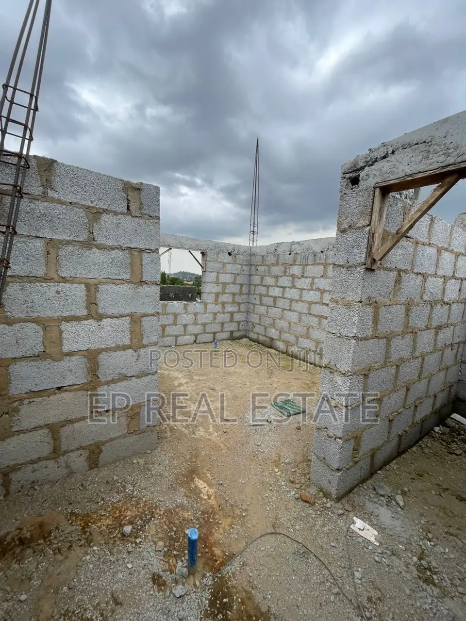 4bdrm House in Apo Resettlement for sale