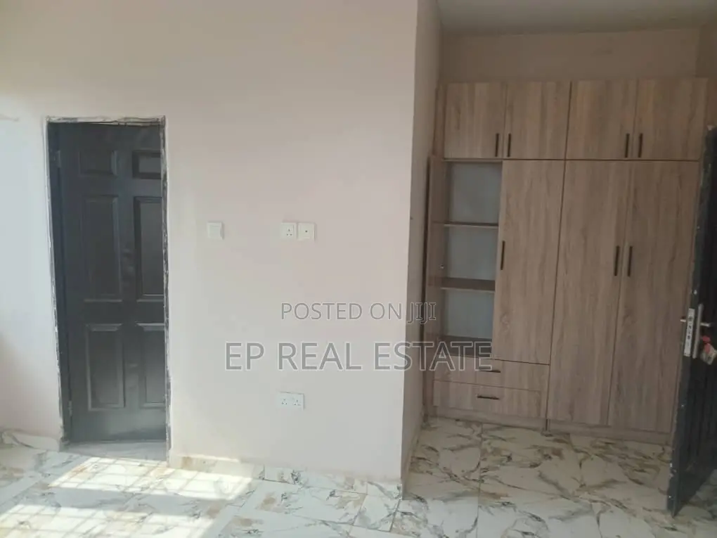 4bdrm Duplex in Lugbe District for sale