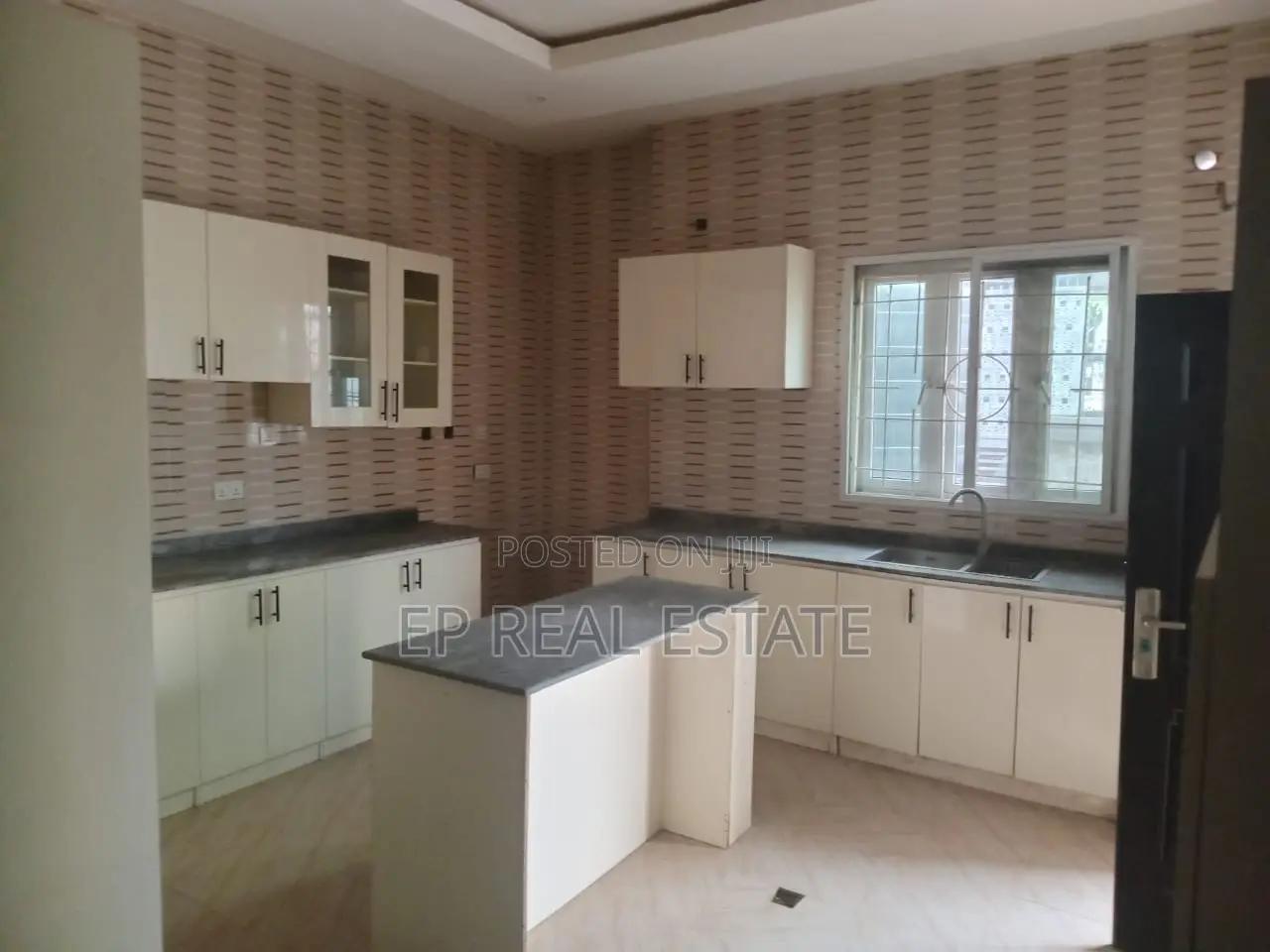 4bdrm Duplex in Lugbe District for sale