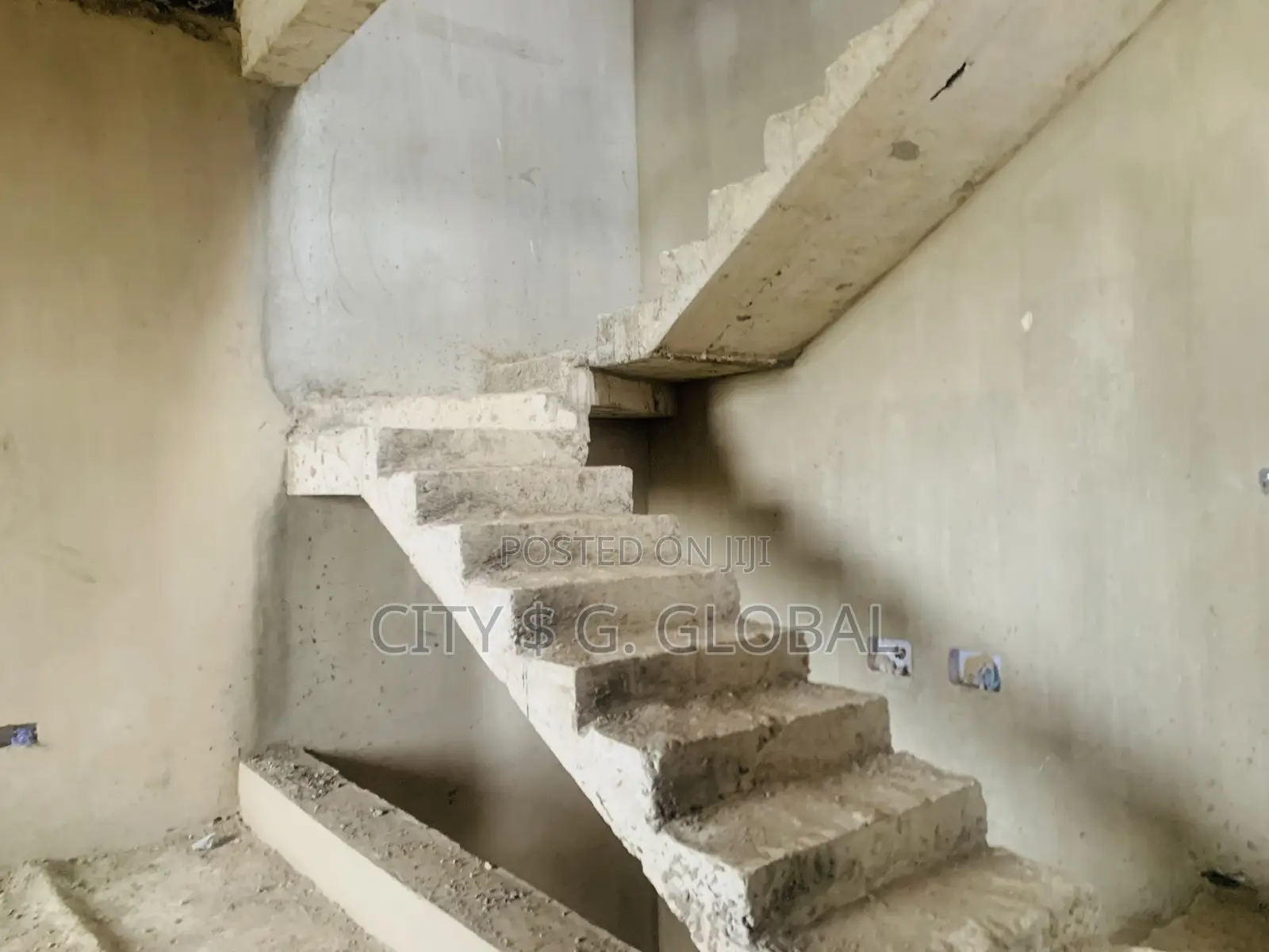 Furnished 4bdrm Duplex in Katampe for sale