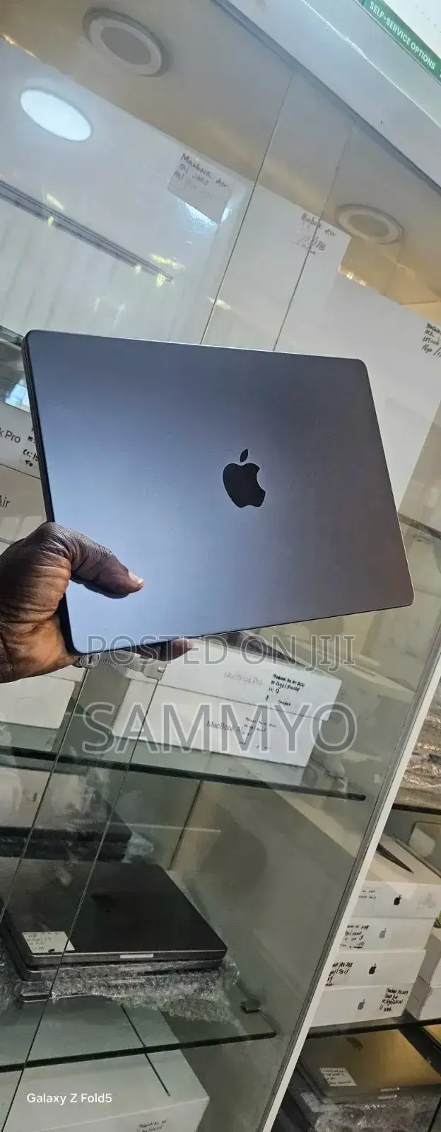 Laptop Apple MacBook Pro 2023 M3 Pro 18GB Apple M3 Pro SSD 512GB