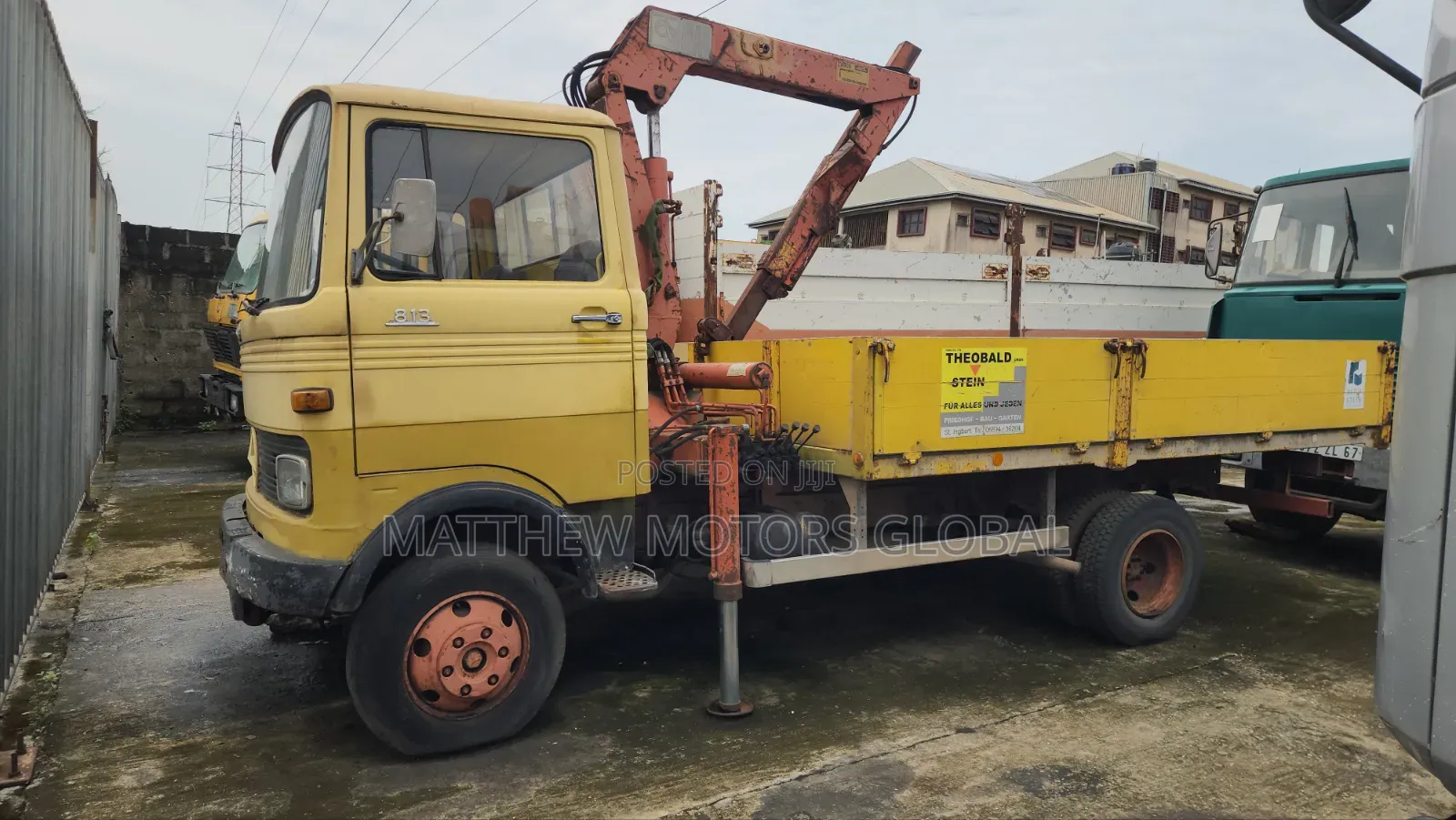 Clean Foreign Used Mercedes Benz 813 Truck With 3 Tons Hiab