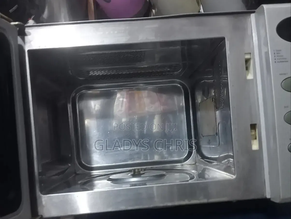 TCM Microwave Oven