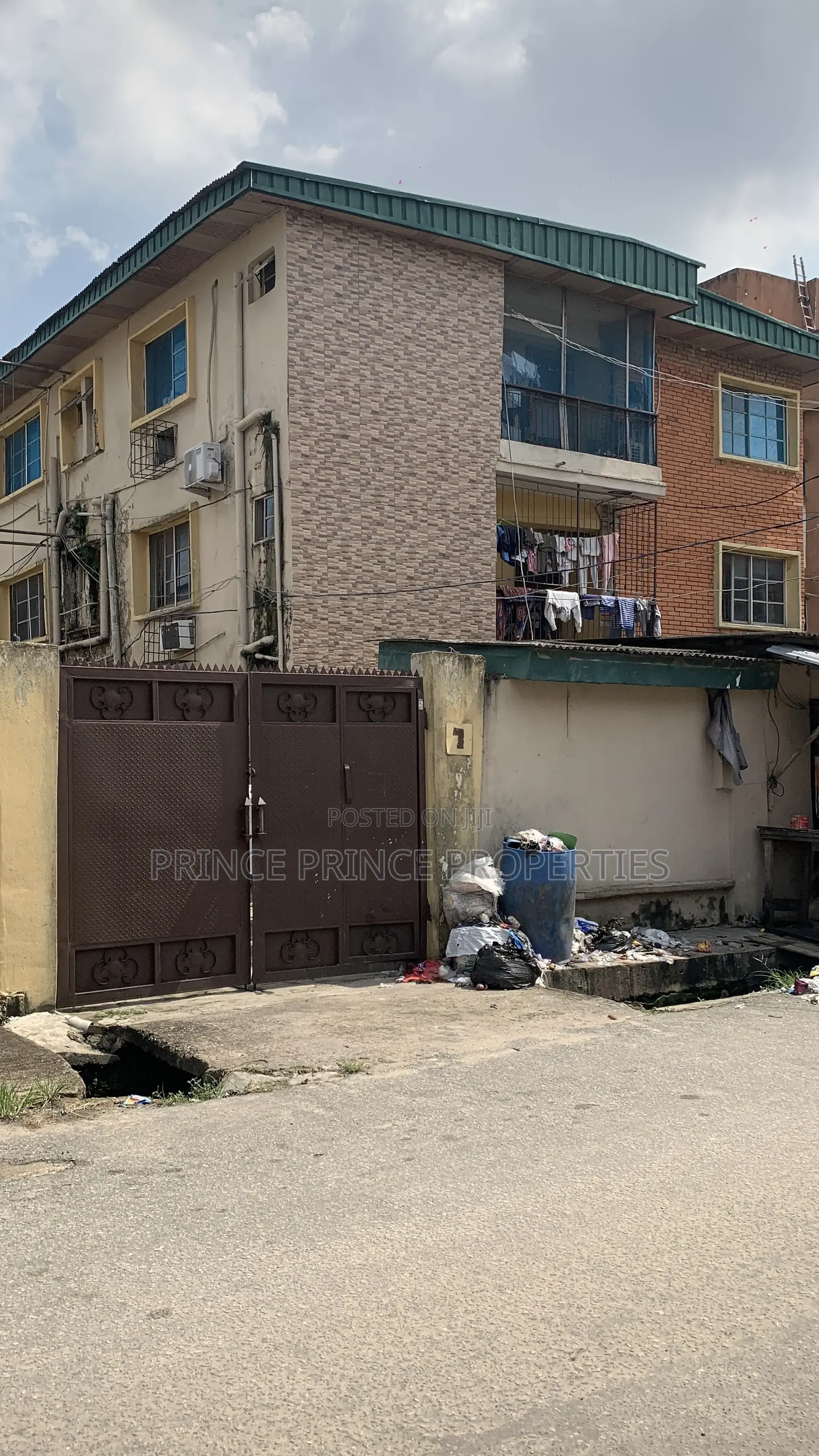 Furnished 3bdrm Block of Flats in Surulere for sale