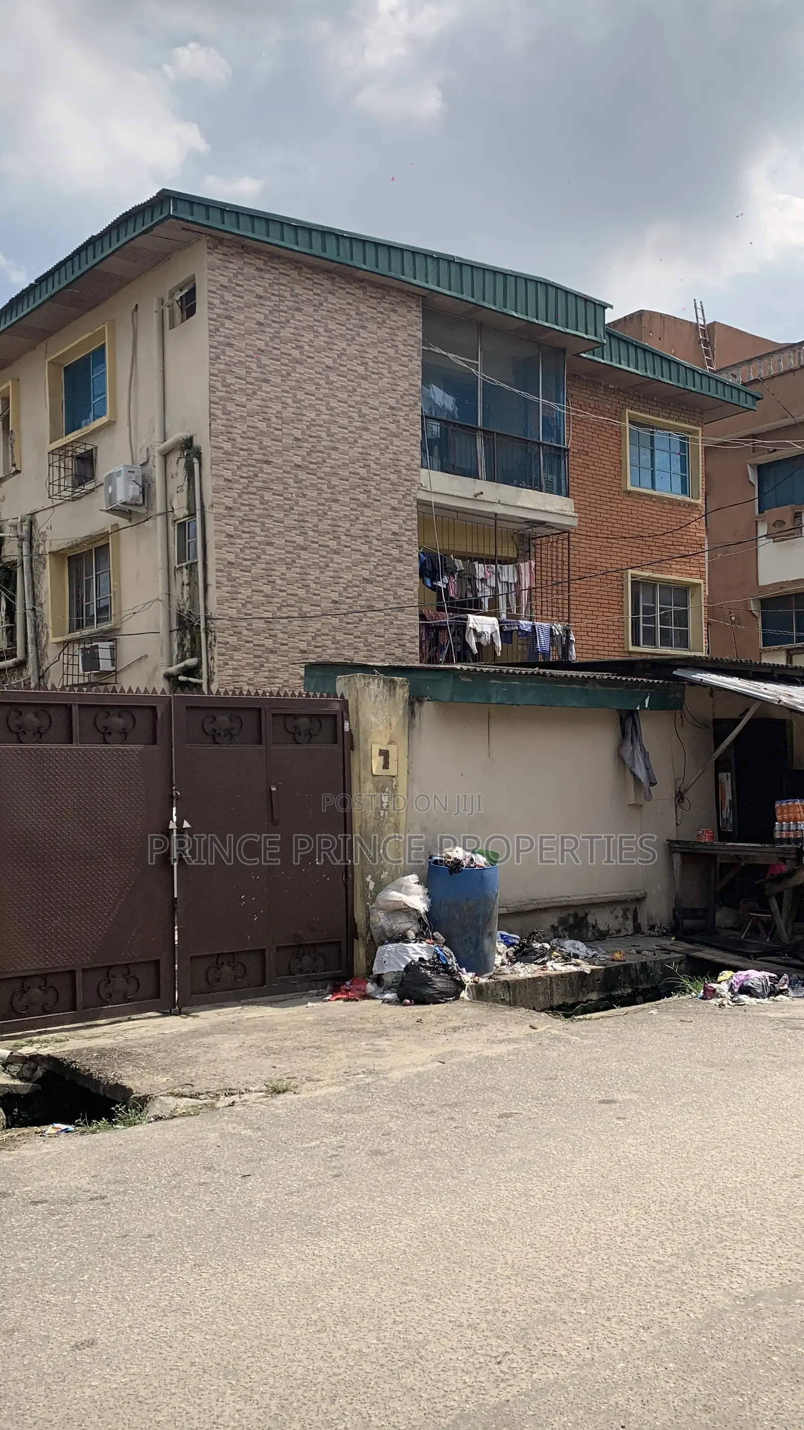 Furnished 3bdrm Block of Flats in Surulere for sale