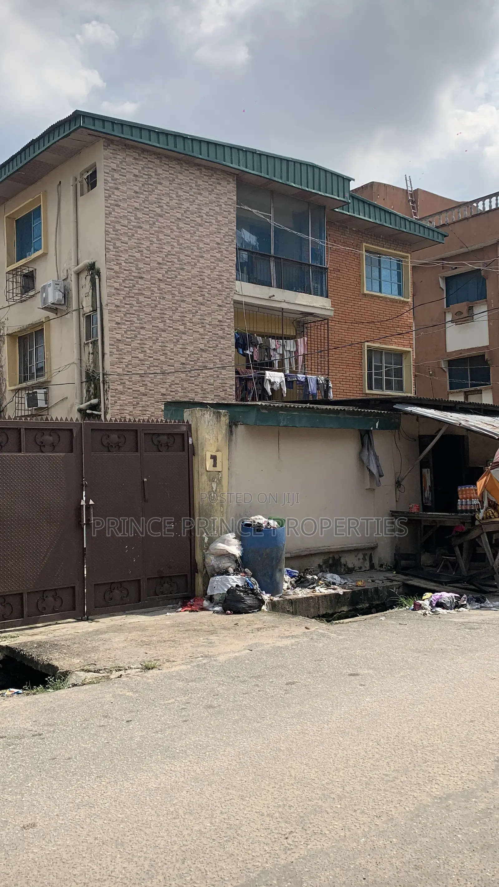 Furnished 3bdrm Block of Flats in Surulere for sale