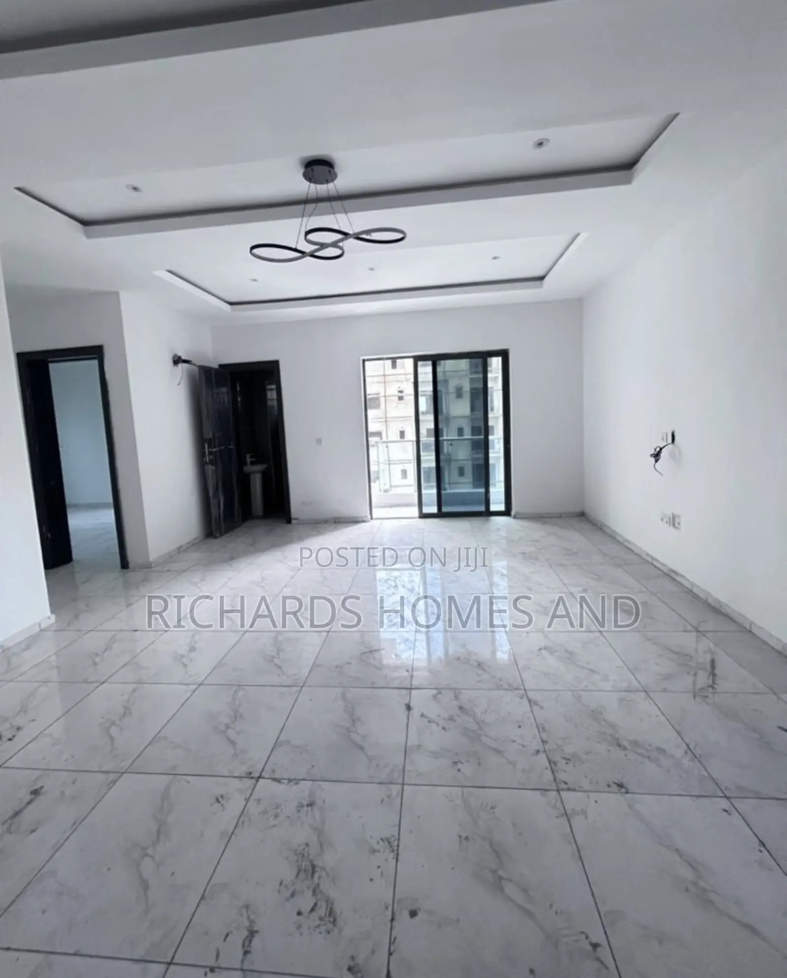 2bdrm Maisonette in Lekki Phase 1 for sale