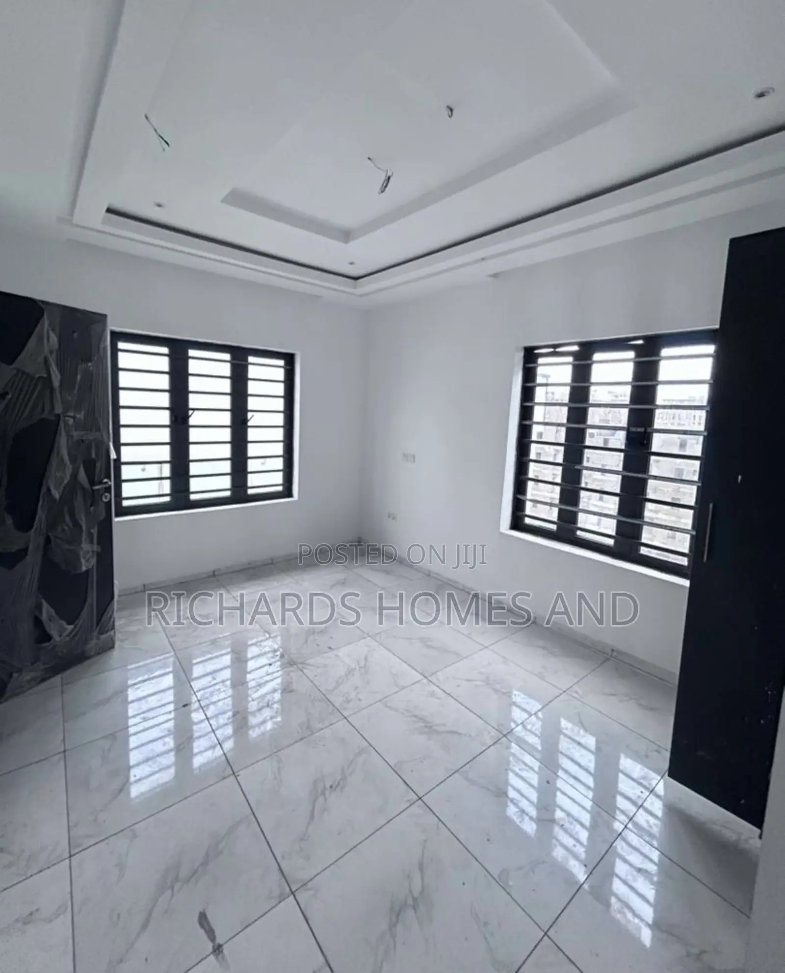 2bdrm Maisonette in Lekki Phase 1 for sale
