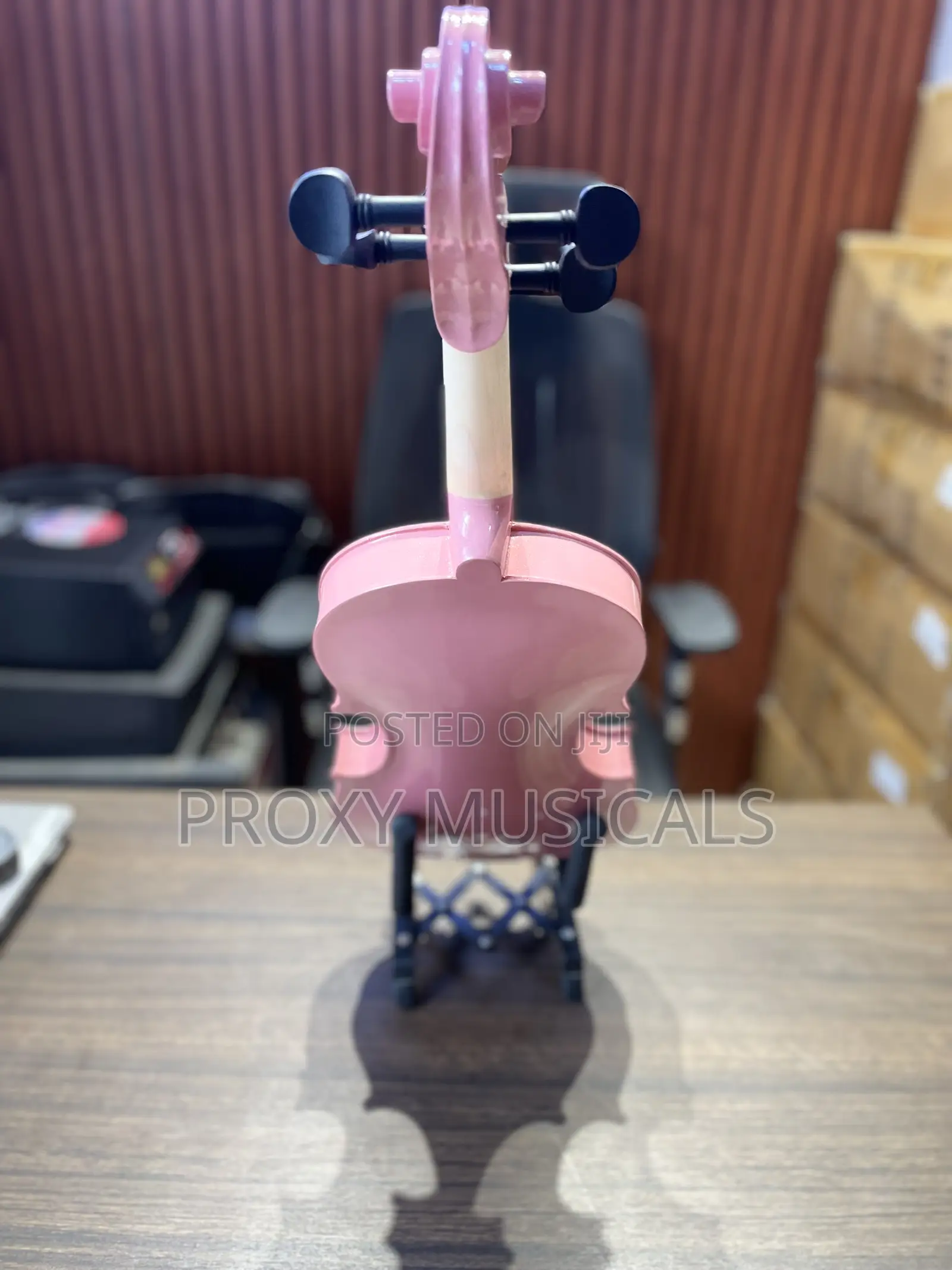 Yamaha Pink Violin With Stand 4/4 Full Size