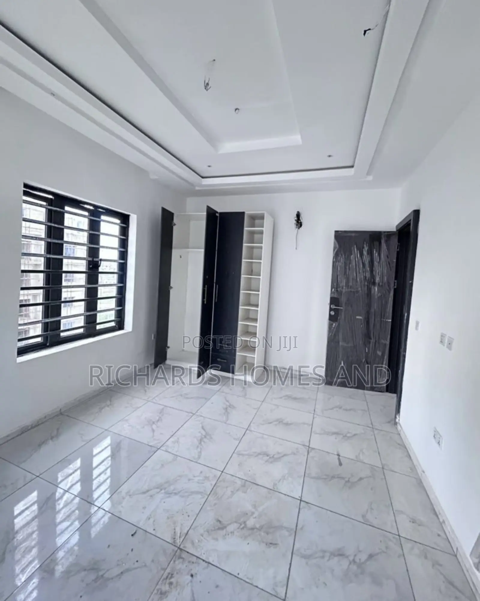 2bdrm Maisonette in Lekki Phase 1 for sale