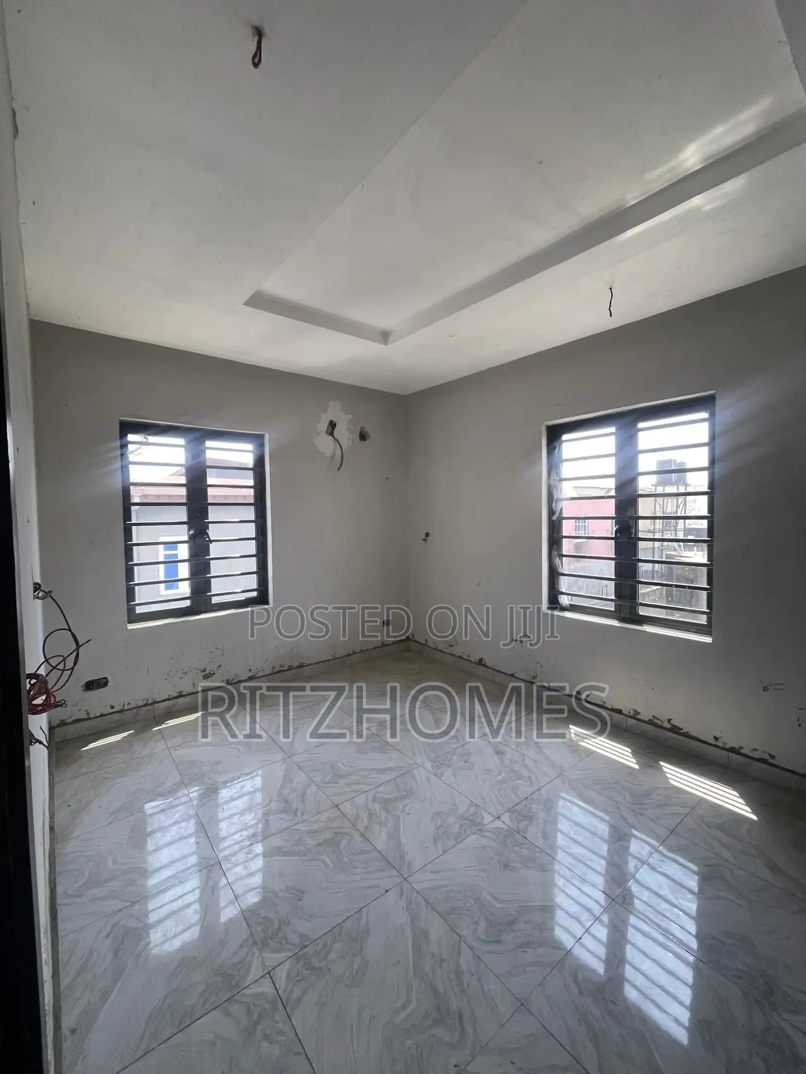 3bdrm Apartment in Off Lekki-Epe Expressway for sale