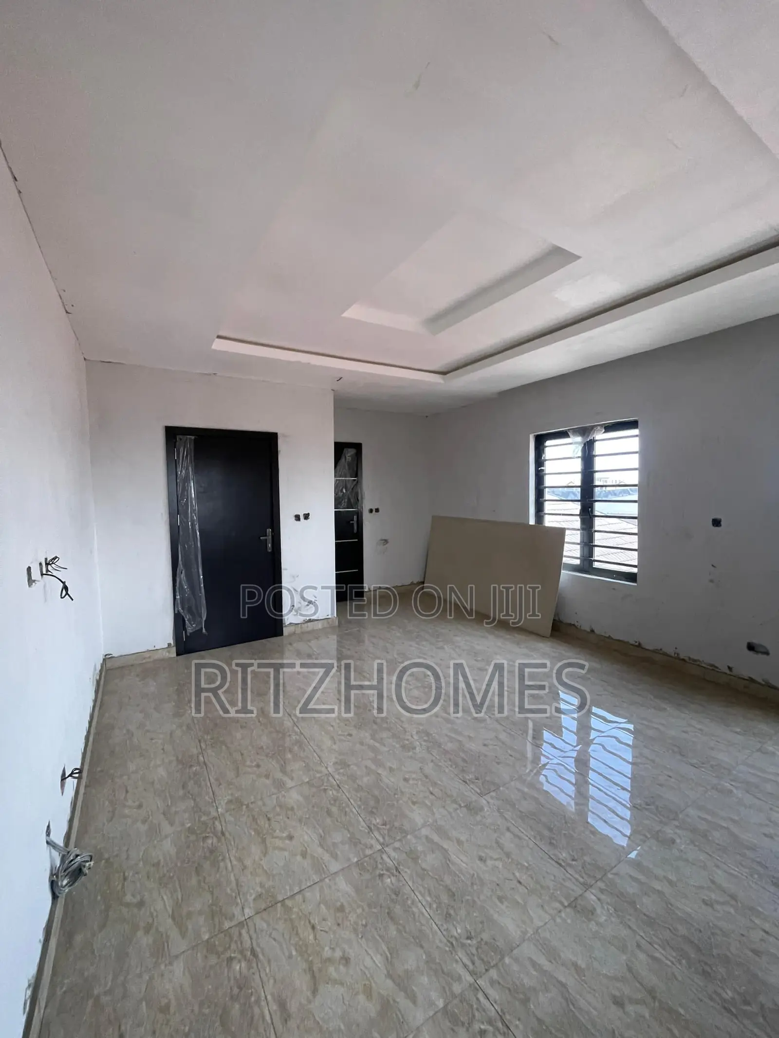 3bdrm Apartment in Off Lekki-Epe Expressway for sale