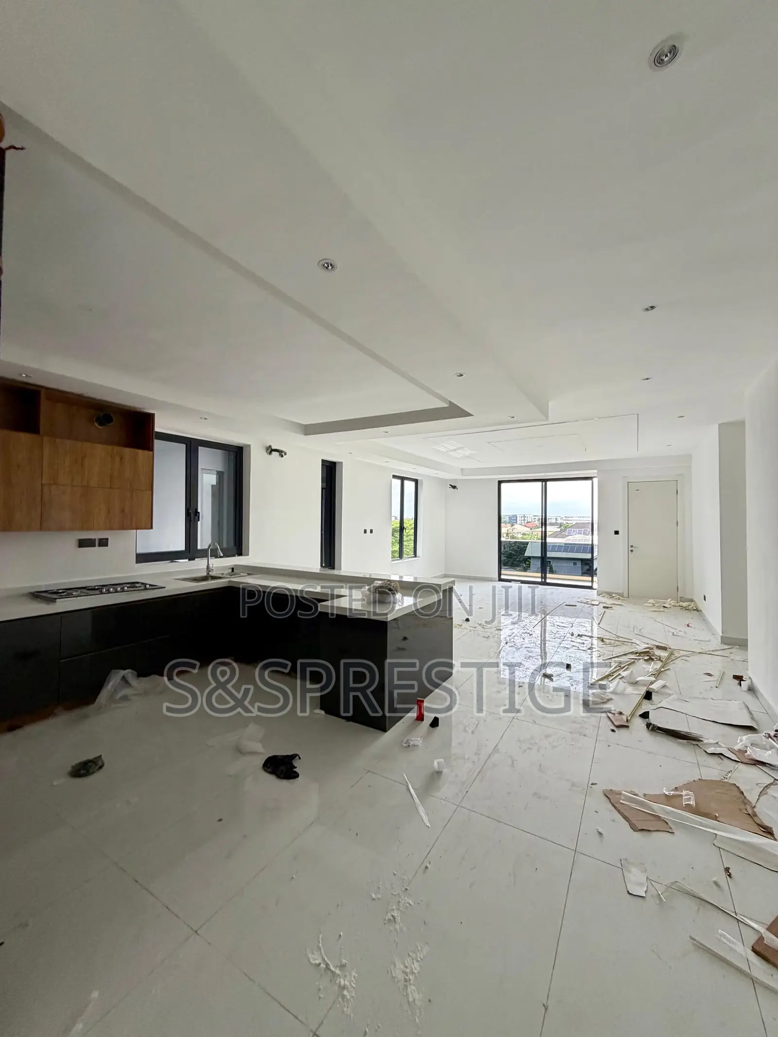 2bdrm Apartment in Lekki Phase 1 for sale