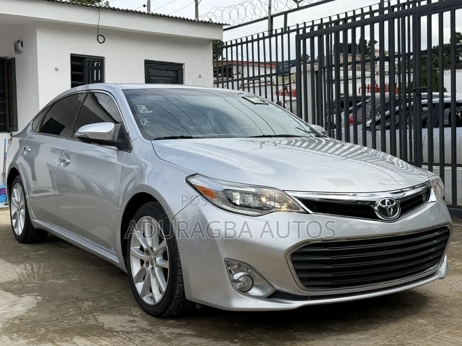 Toyota Avalon Limited Sedan FWD (3.5L 6cyl 6A) 2013 Silver