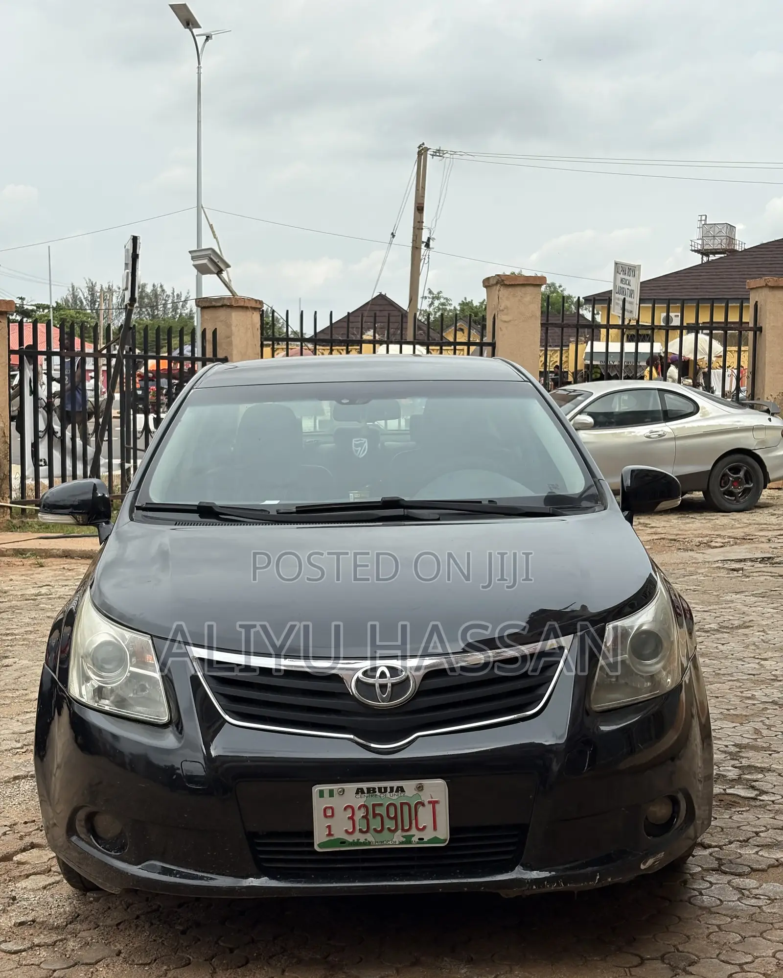 Toyota Avensis 2012 Black