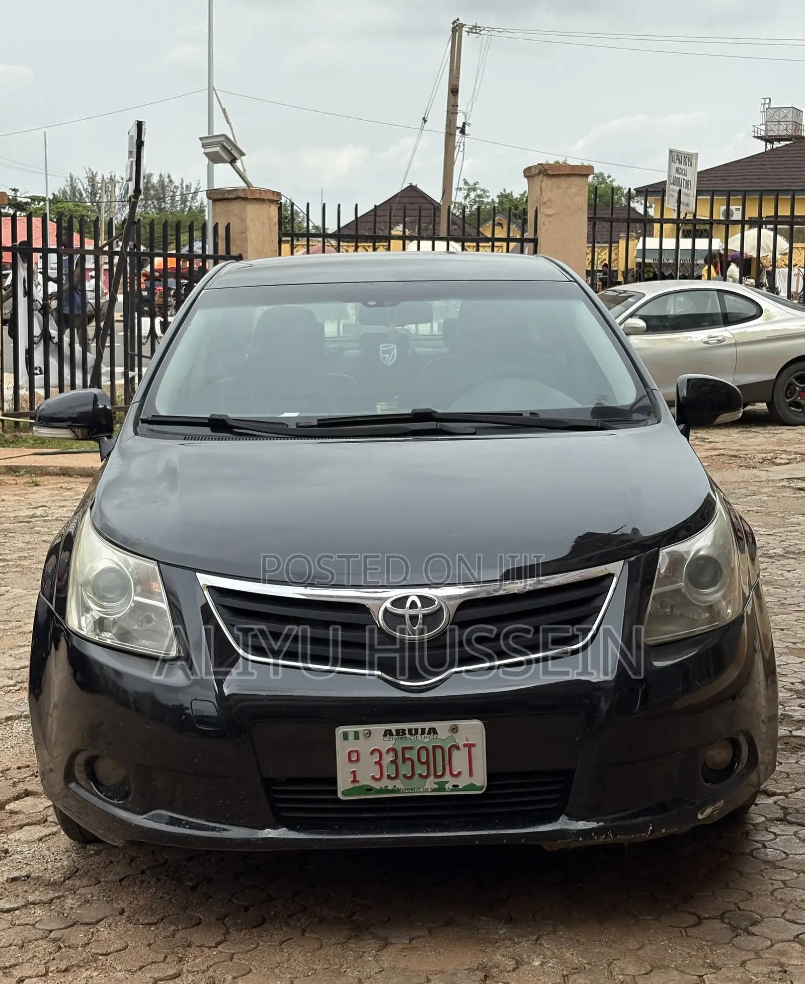 Toyota Avensis 2012 Black