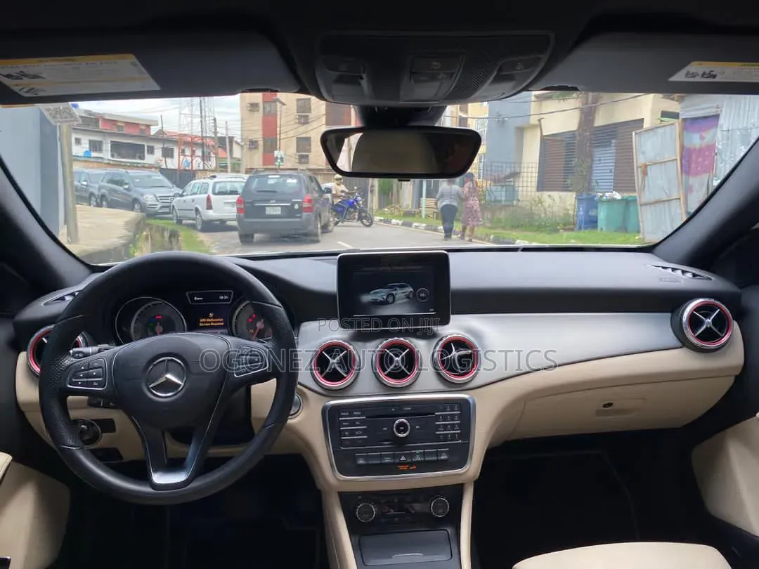 Mercedes-Benz GLA 250 2016 White