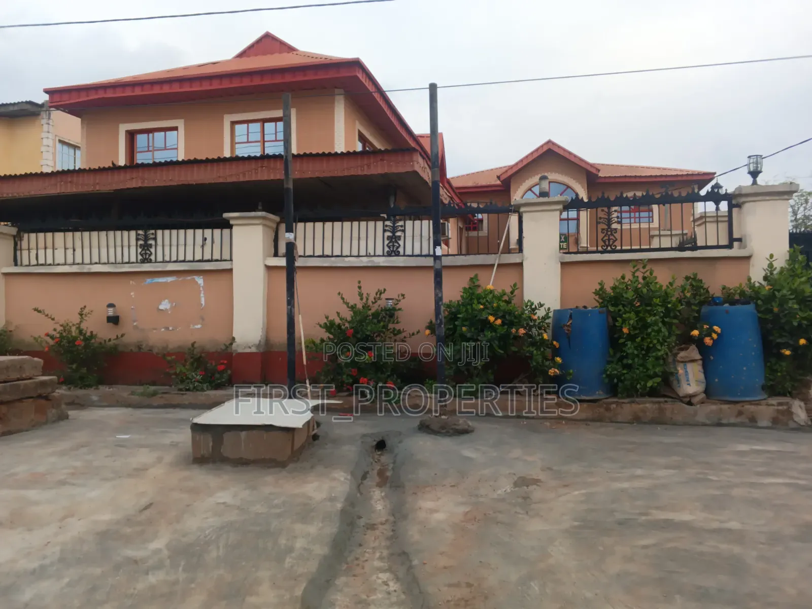 Standard 16 Rooms Hotel in Strategic Location