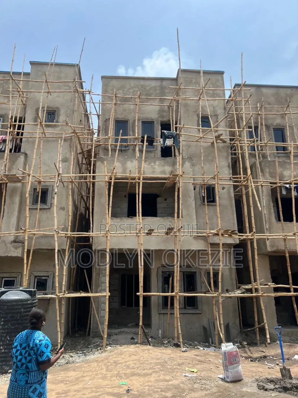 5bdrm Duplex in Redwood Estate, Mbora for sale