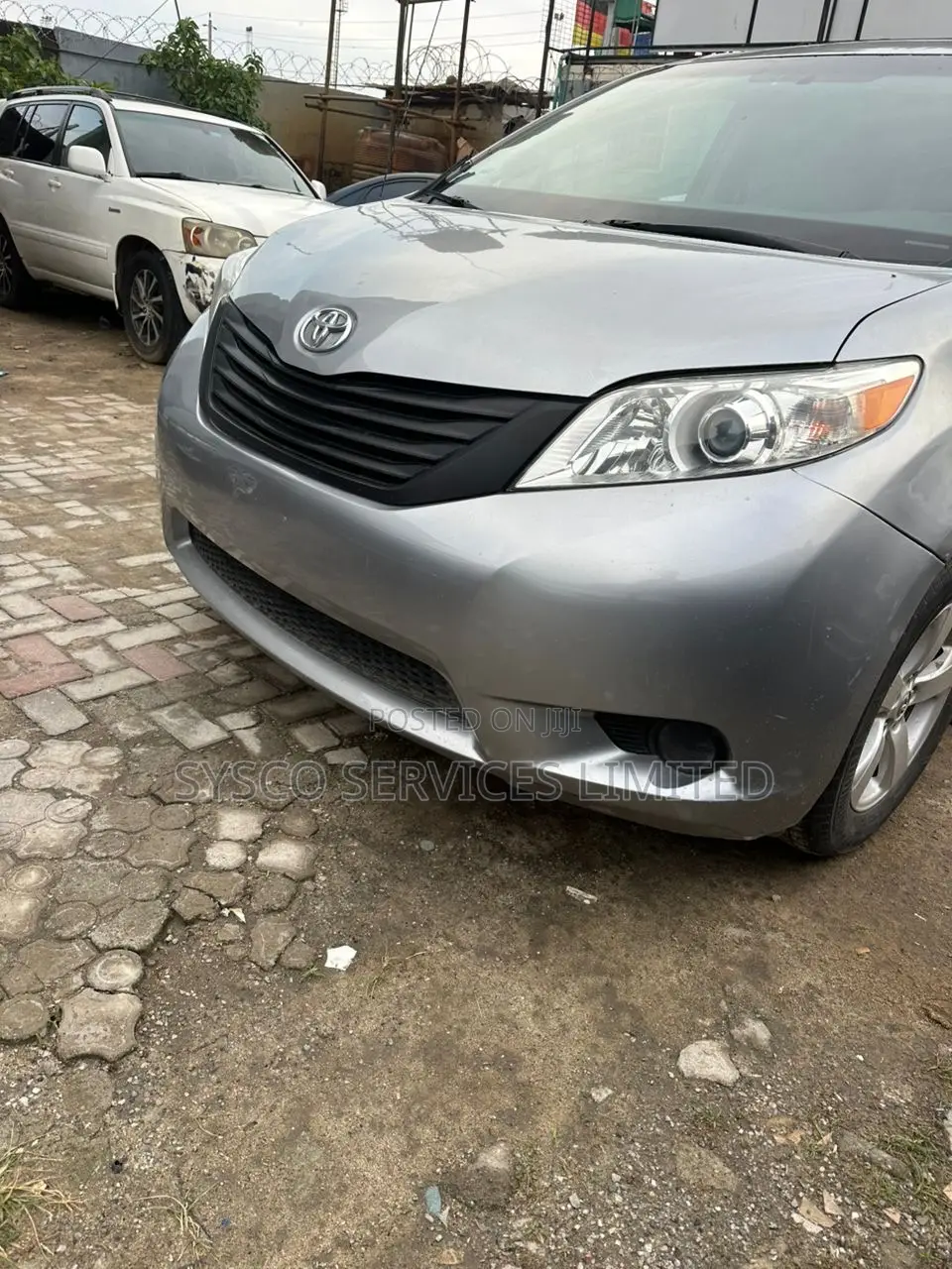 Toyota Sienna LE AWD 7-Passenger 2013 Silver
