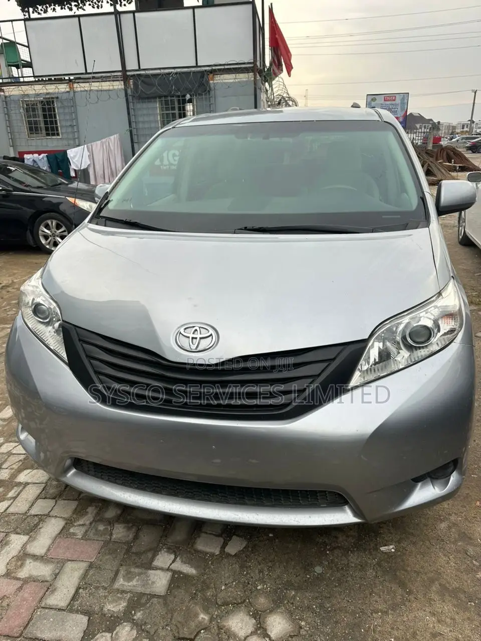 Toyota Sienna LE AWD 7-Passenger 2013 Silver