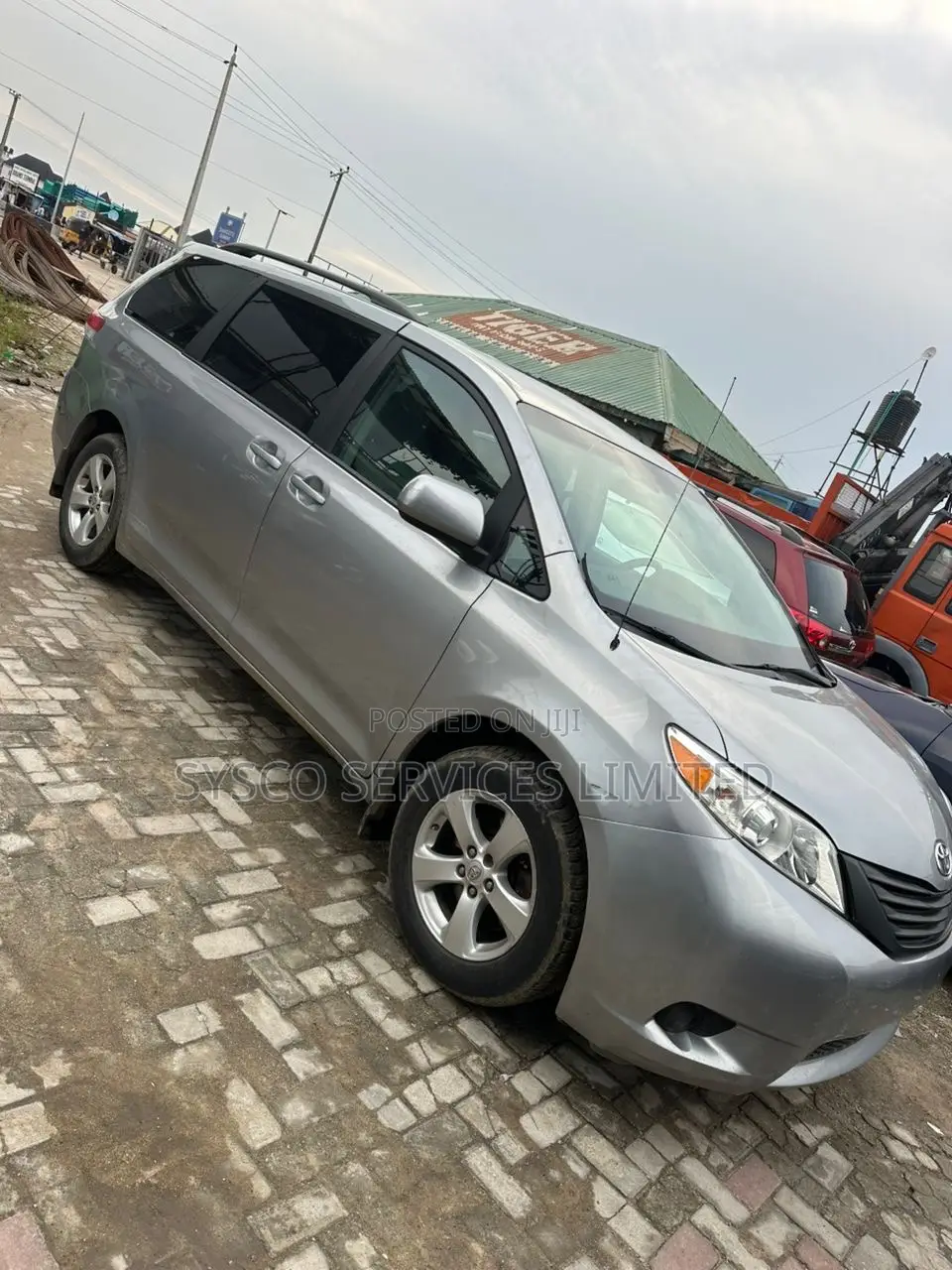 Toyota Sienna LE AWD 7-Passenger 2013 Silver