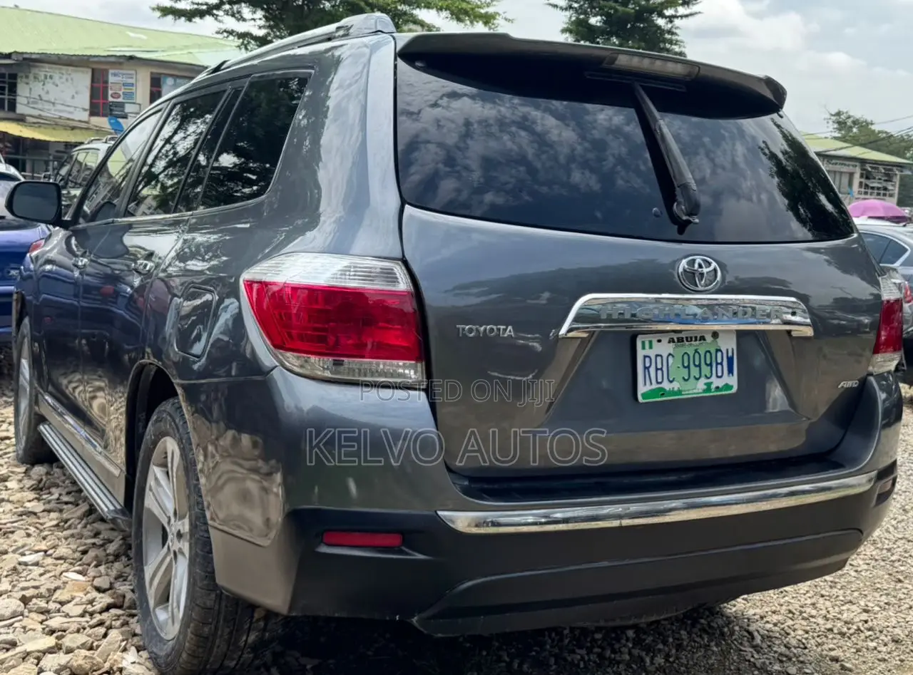 Toyota Highlander 2013 Beige
