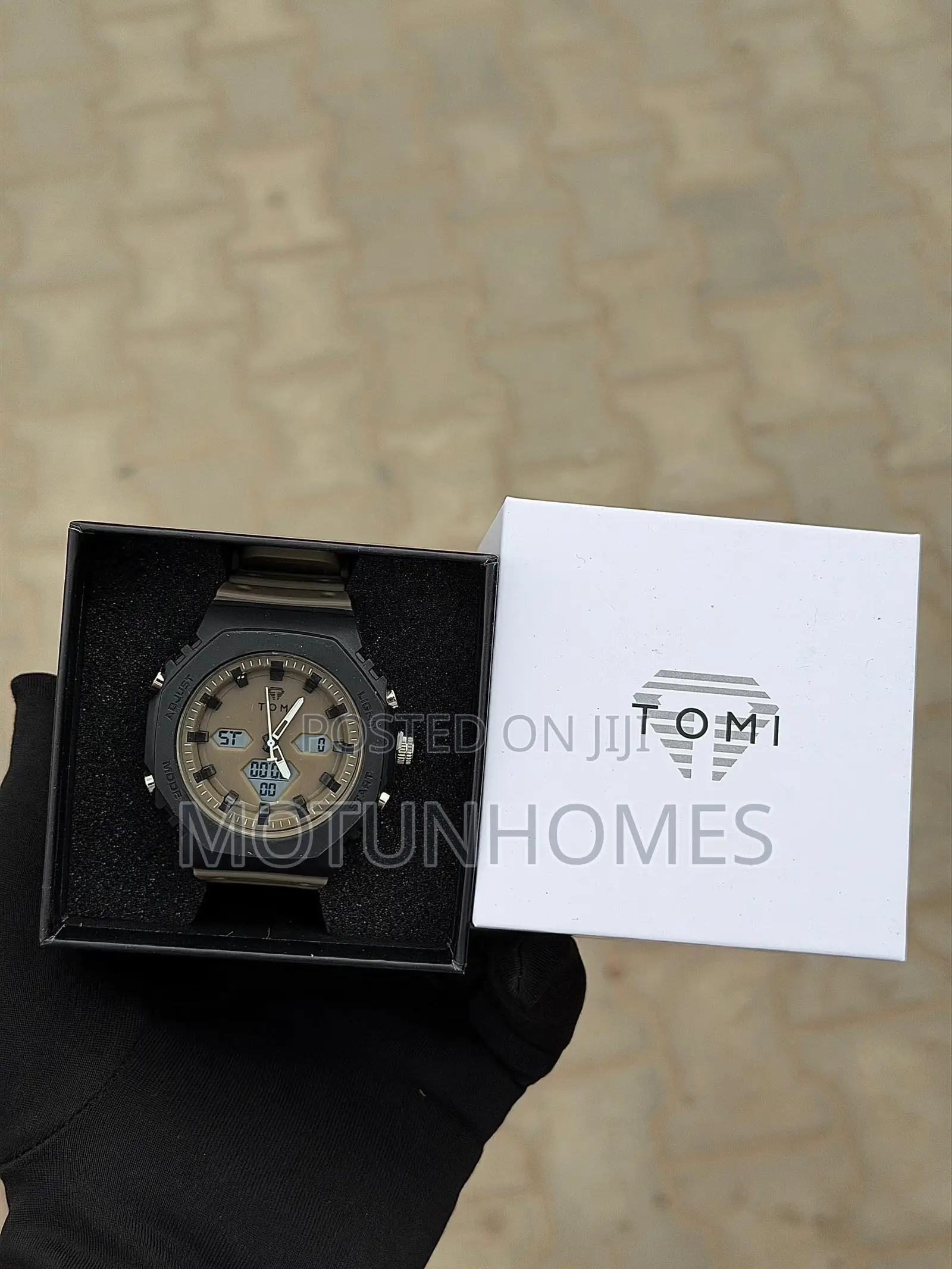 Quality Round Face Tomi Unisex Watch