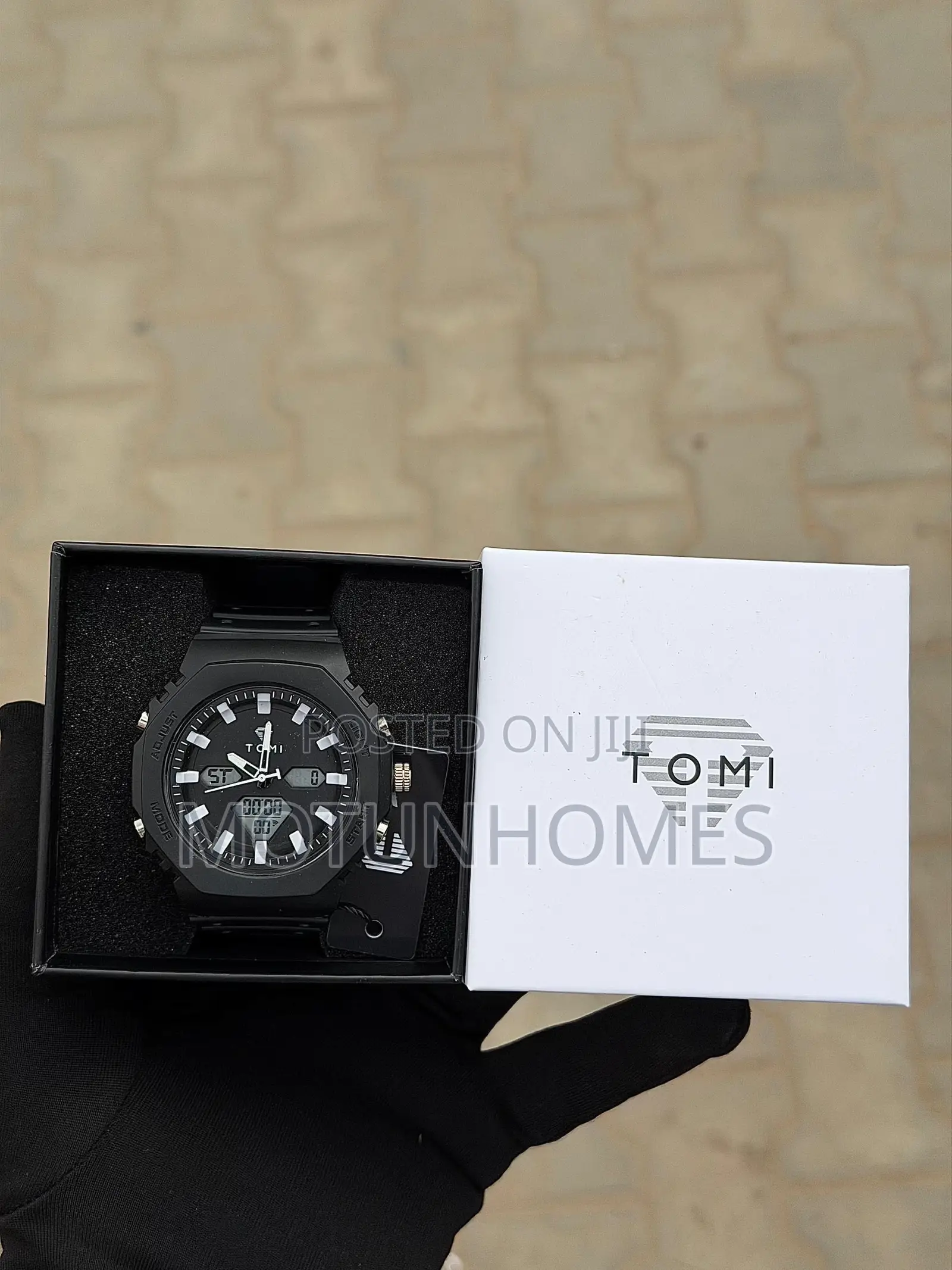 Quality Round Face Tomi Unisex Watch