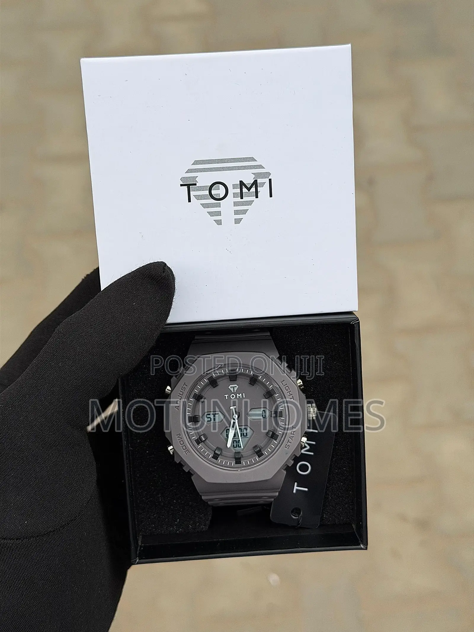 Quality Round Face Tomi Unisex Watch