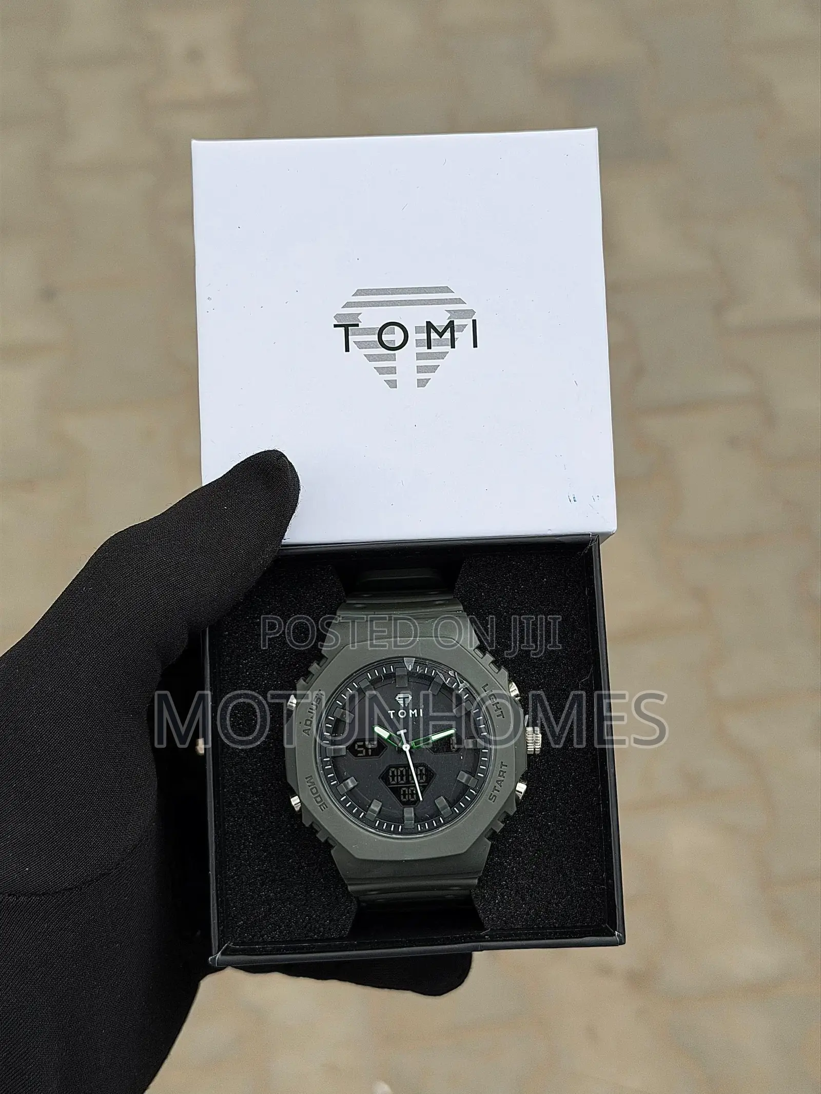 Quality Round Face Tomi Unisex Watch