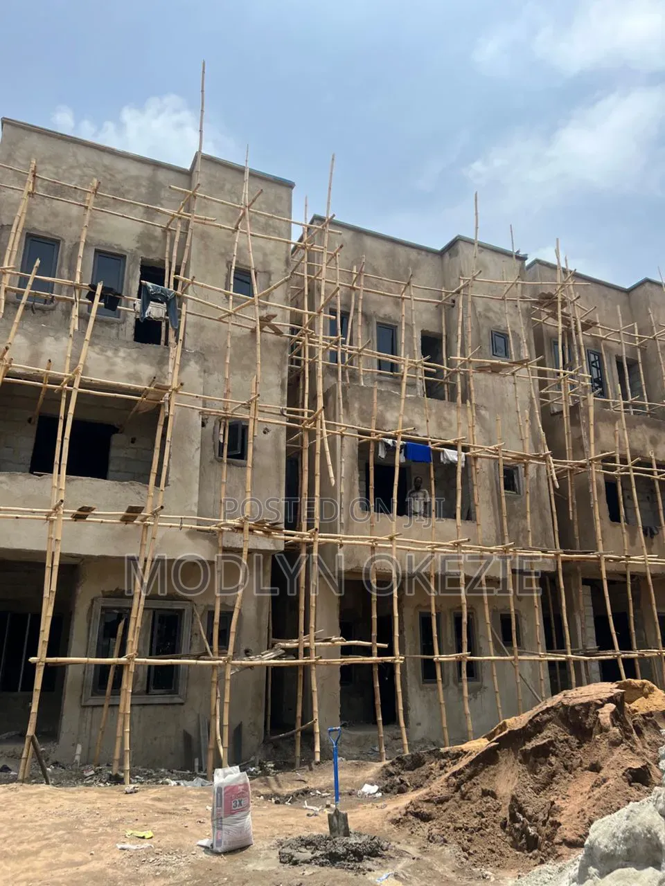 5bdrm Duplex in Redwood Estate, Mbora for sale