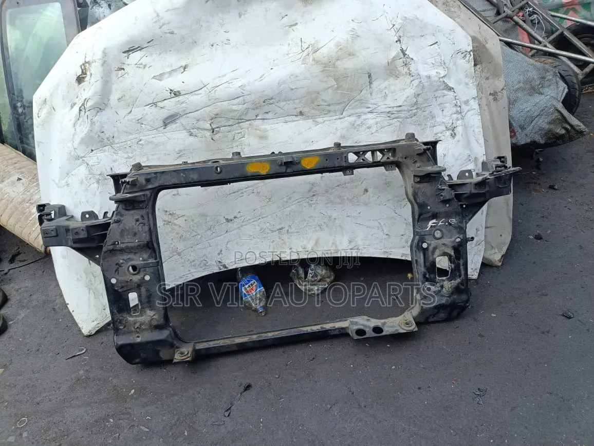 Front Cut Hyundai Tucson 2010