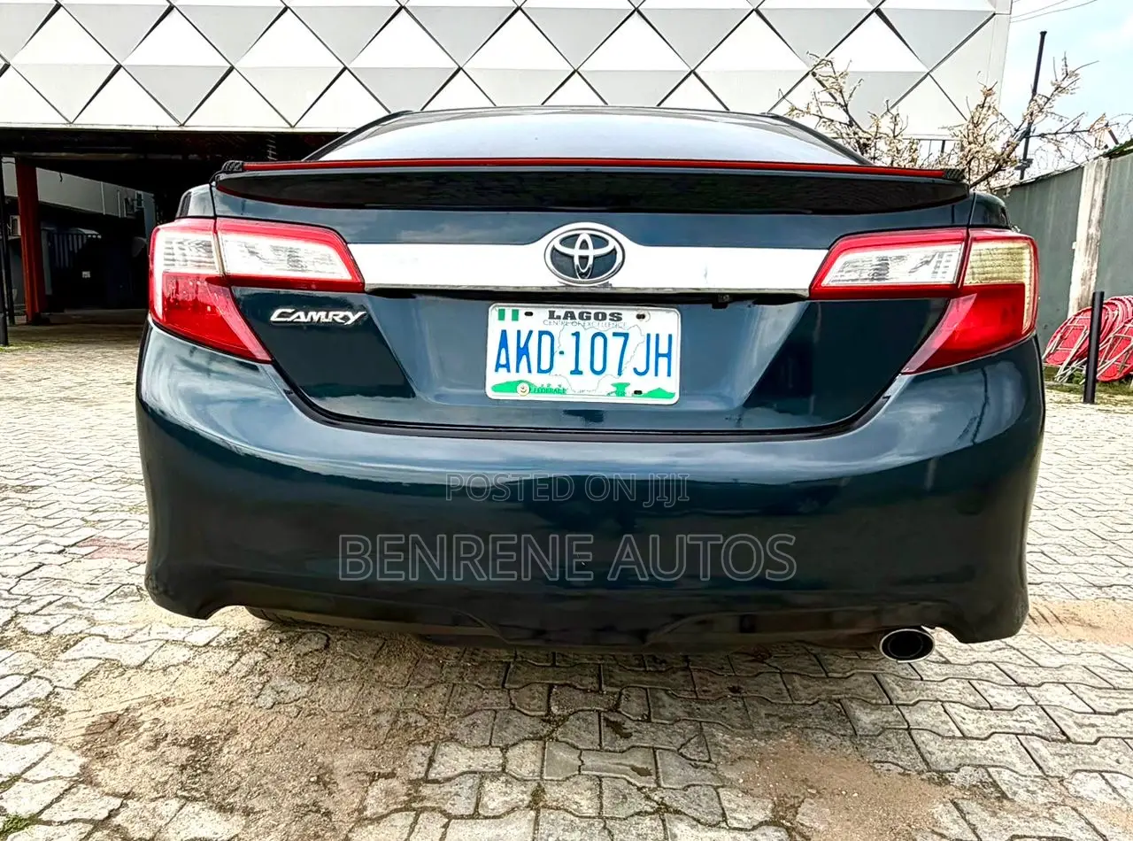Toyota Camry LE 4dr Sedan (2.5L 4cyl 6A) 2013 Black