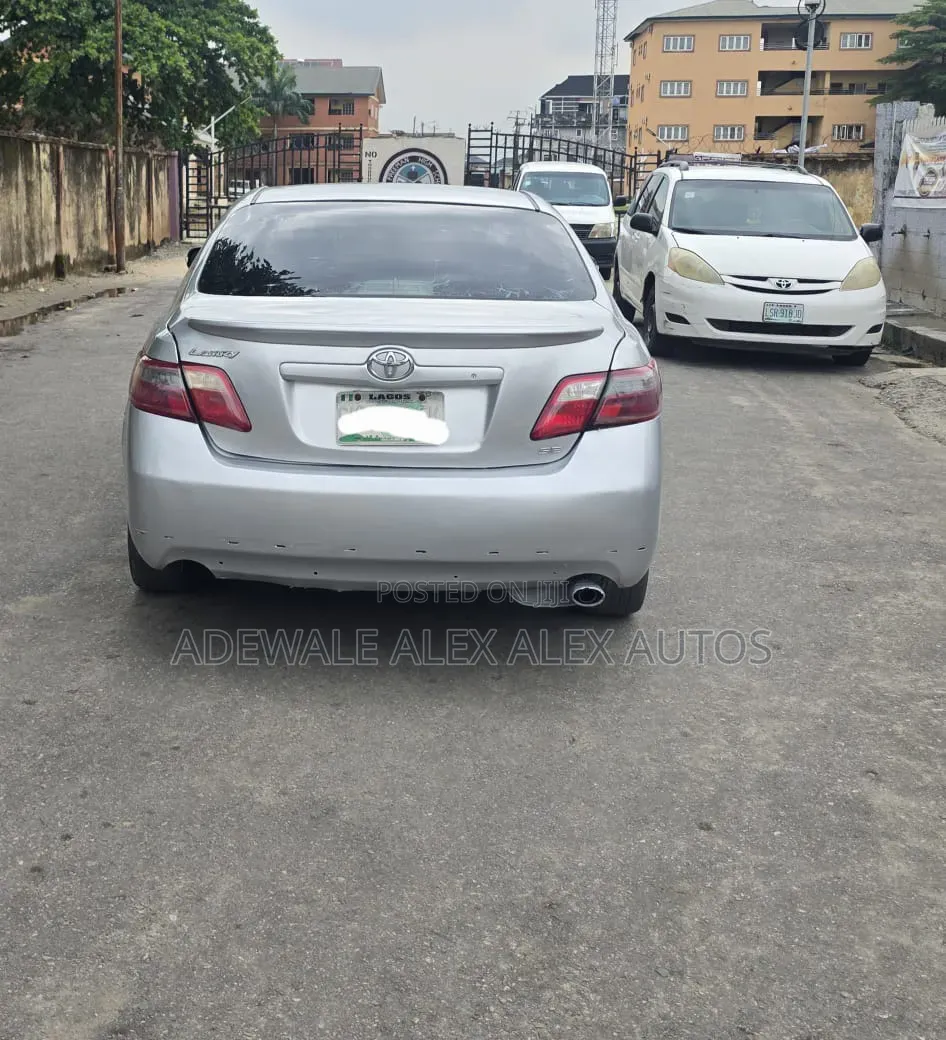 Toyota Camry 2009 Silver