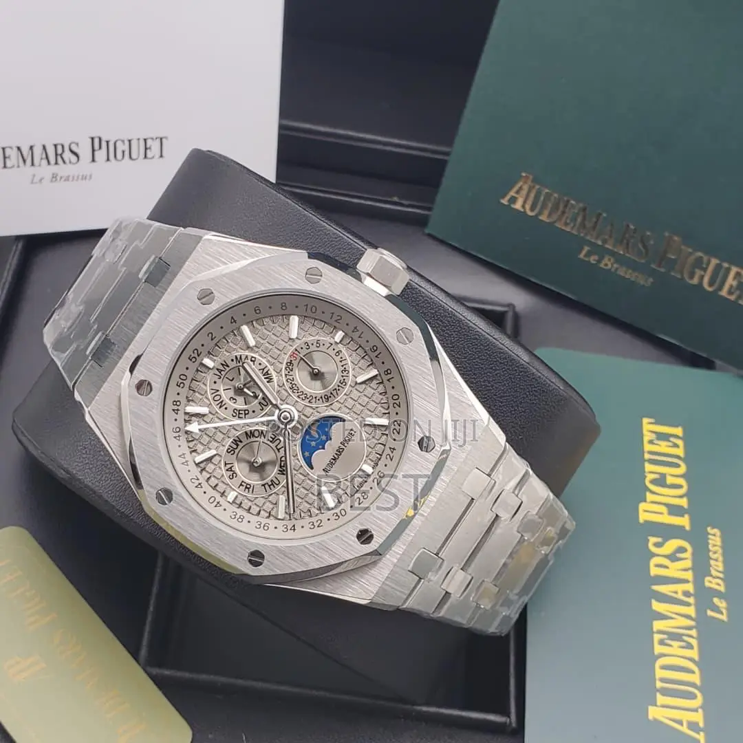 A P 3 Chrome Automatic Chain Watch