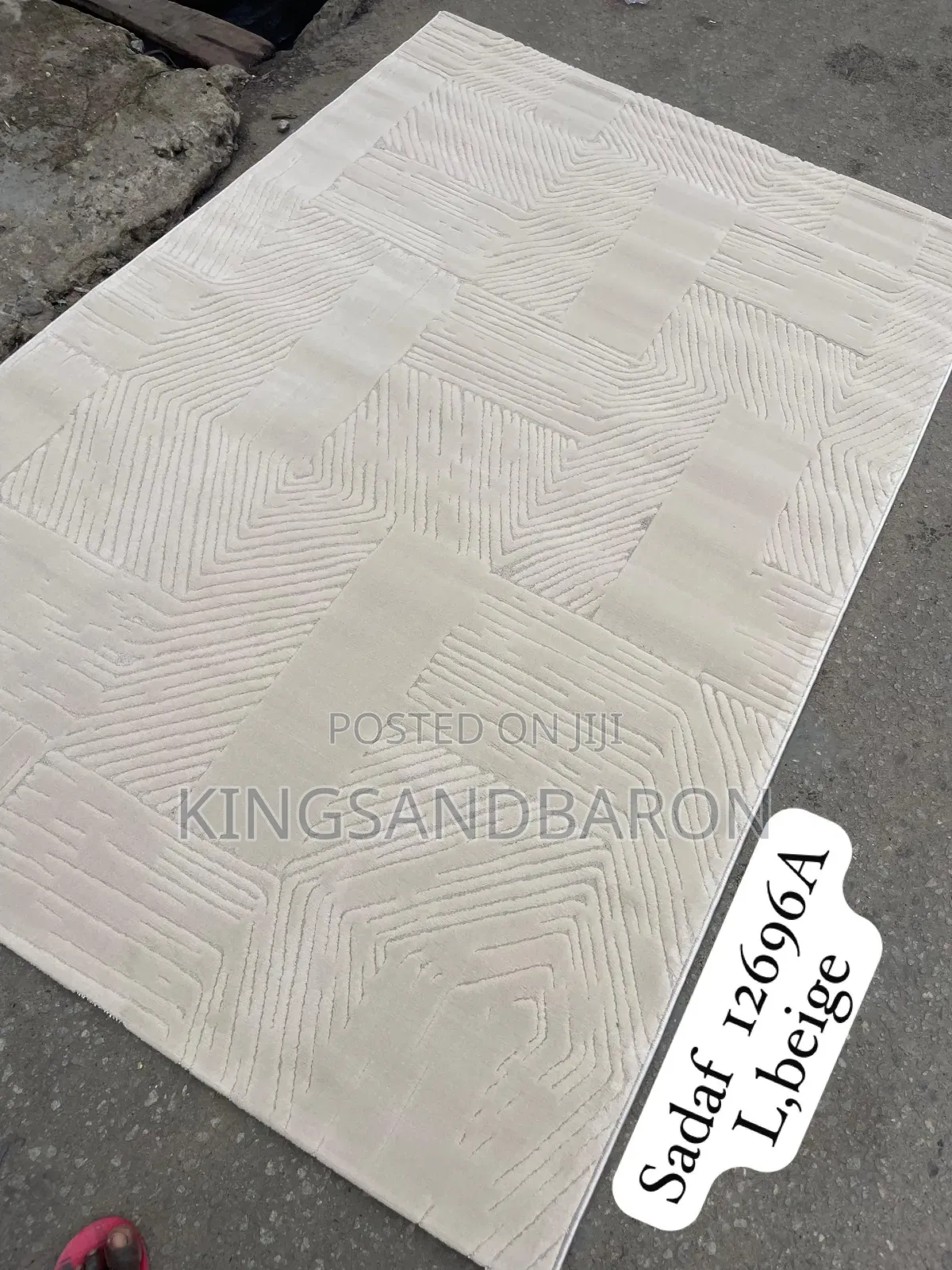 7x10fts Sadaf Modern Turkish Center Rug .3x5,4x6,5x7, 8x11, 10x13.