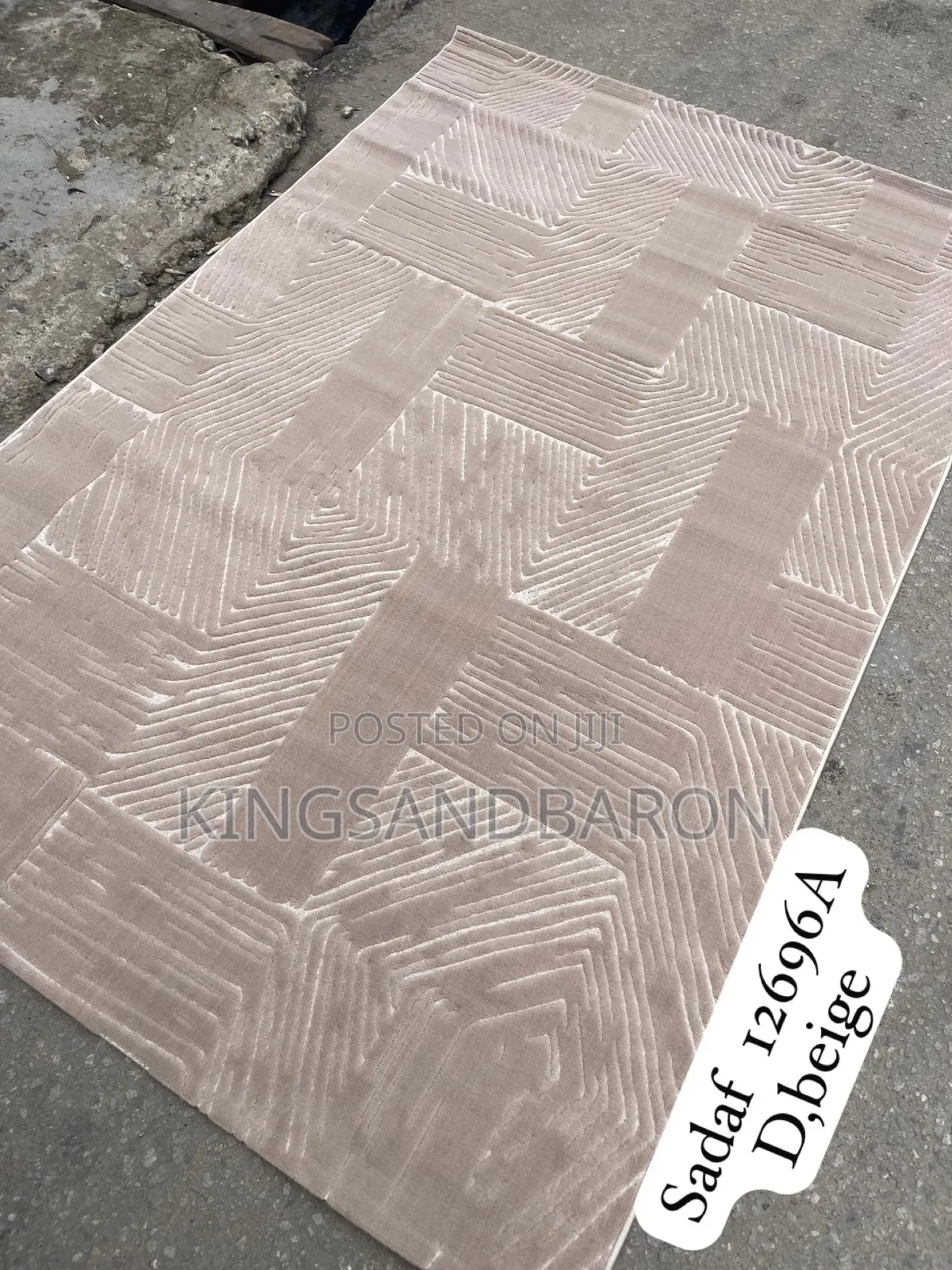 7x10fts Sadaf Modern Turkish Center Rug .3x5,4x6,5x7, 8x11, 10x13.