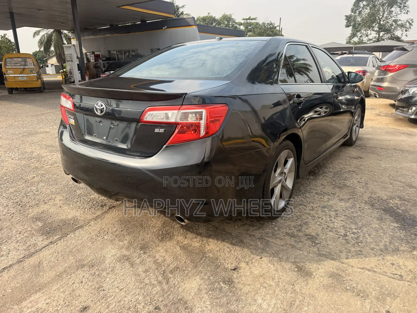 Toyota Camry SE 4dr Sedan w/Prod. End 11/13 (3.5L 6cyl 6A) 2014 Blue