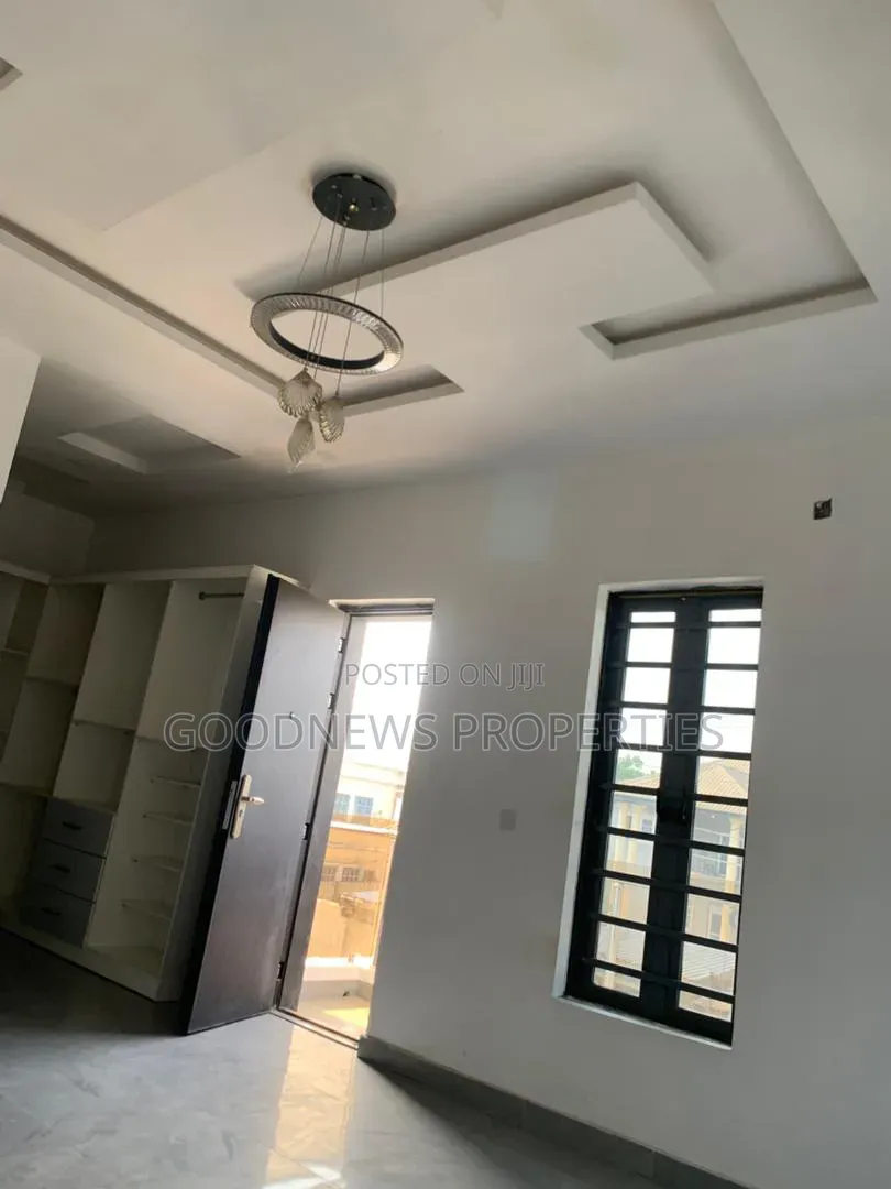 4bdrm Duplex in Amenvile Estate Ajah for sale